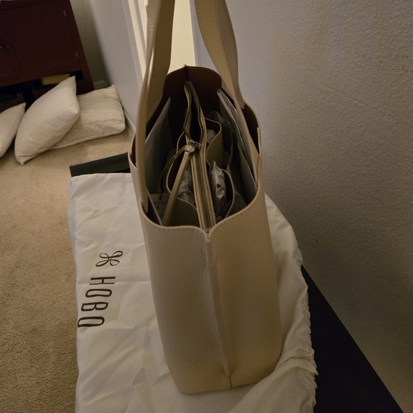 Hobo Cream Tote Bag - Picture 6 of 10